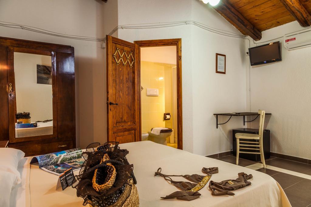 The Old Farm Asfodeli - Adults Only Bed & Breakfast Sanalvo Room photo